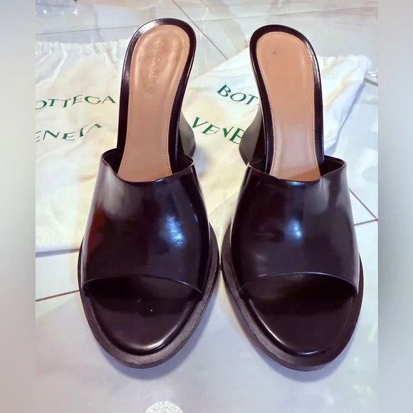 BRAND NEW Bottega Veneta Black Women's Sandals - Picture 4 of 11